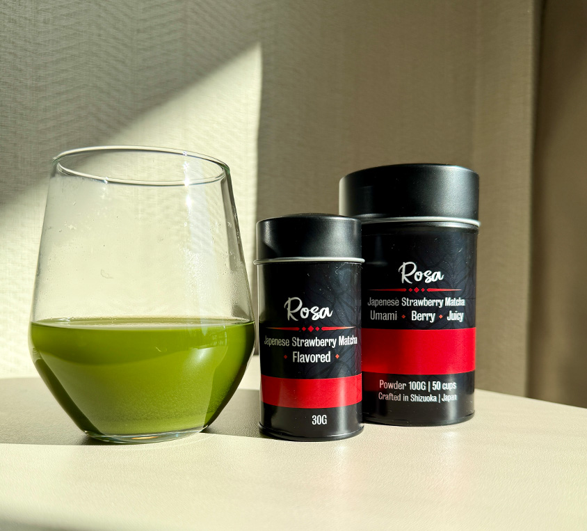 Metalowa puszka z herbatą Strawberry Japan Matcha – eleganckie opakowanie na prezent